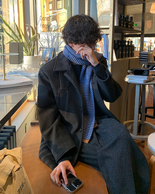 Bordered two-tone scarf