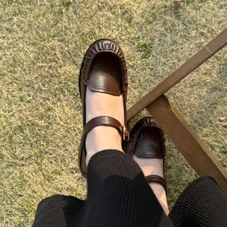 Shirring strap loafers