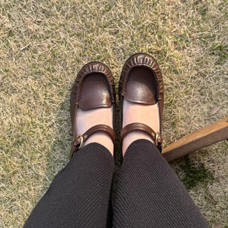 Shirring strap loafers