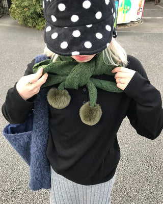 Pom-pom fur scarf