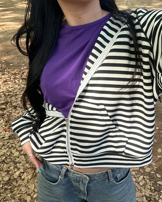Semi-cropped short-sleeve T-shirt
