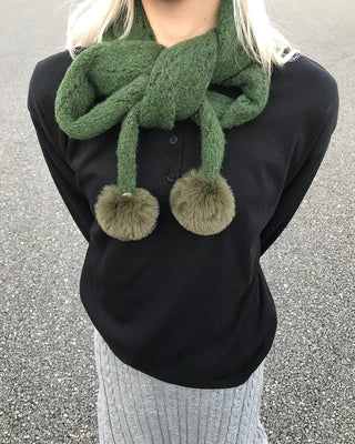 Pom-pom fur scarf