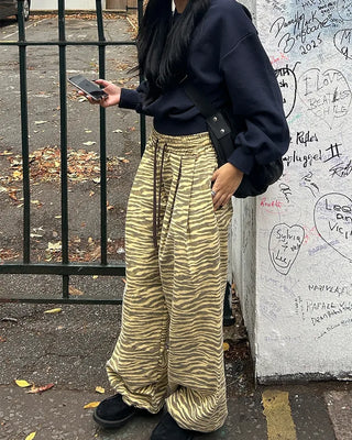 Balloon Cropped Sweatshirt