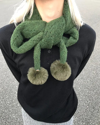 Pom-pom fur scarf