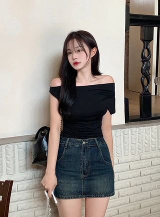 Off-shoulder shirred slit T-shirt (4 colors)