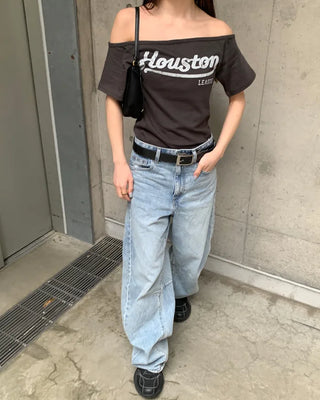 Lettering Crop Off-Shoulder Short-Sleeve T-Shirt