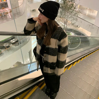 Knitted shawl set with checked jacket