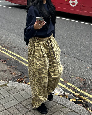 Balloon Cropped Sweatshirt