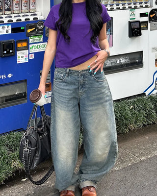 Semi-cropped short-sleeve T-shirt