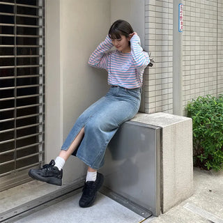 Front slit long denim skirt