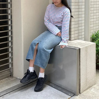 Front slit long denim skirt