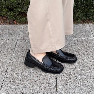 Square Shirring Loafers