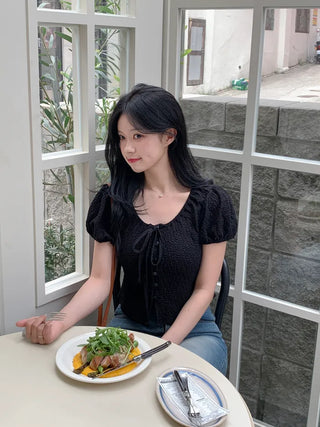 Lace blouse (2 colors)