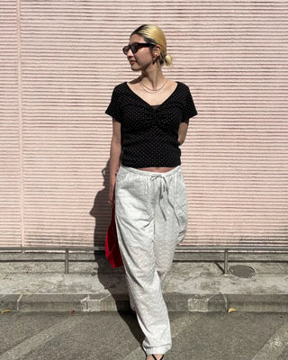 Pindot V-neck bust gathered T-shirt