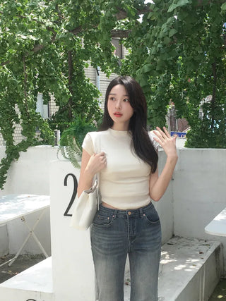 Half-neck T-shirt