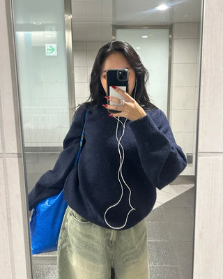V-neck raglan shoulder knit sweater