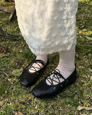 Lace-up flat shoes