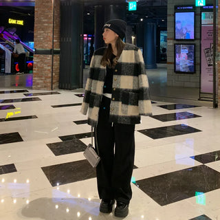 Knitted shawl set with checked jacket