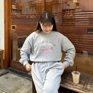 Ribbon lettering cropped sweatshirt