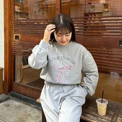 Ribbon lettering cropped sweatshirt