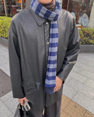 Bordered two-tone knit scarf