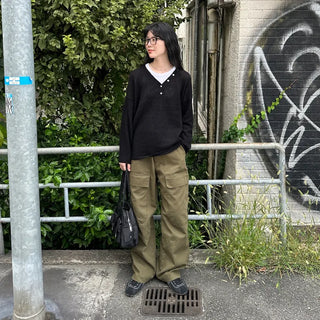 Half-open button knit