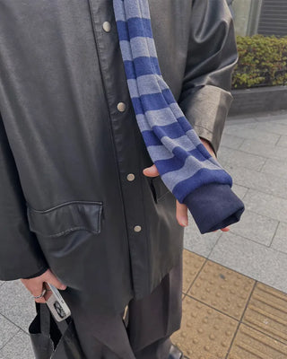 Bordered two-tone knit scarf