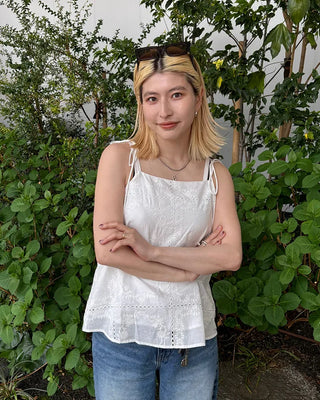 Punching block flower stitch camisole