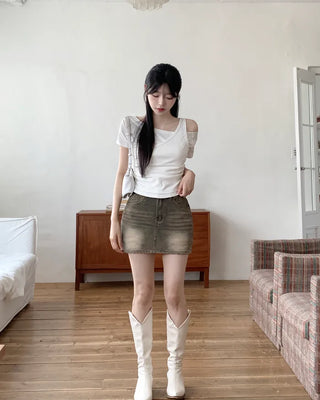 Side-shirred short-sleeved T-shirt