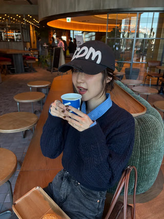 Cropped round knit
