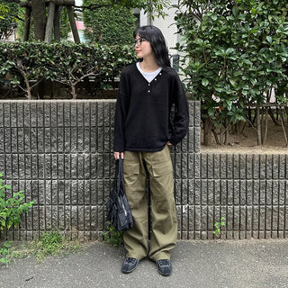 Half-open button knit