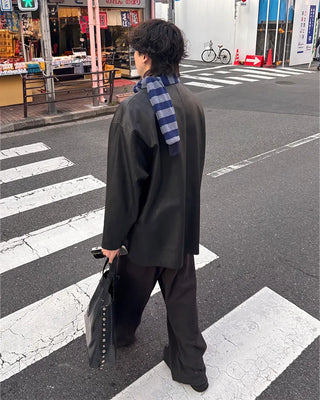 Bordered two-tone knit scarf