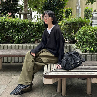 Half-open button knit