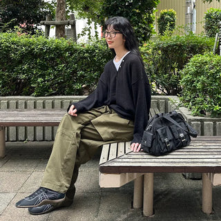 Half-open button knit