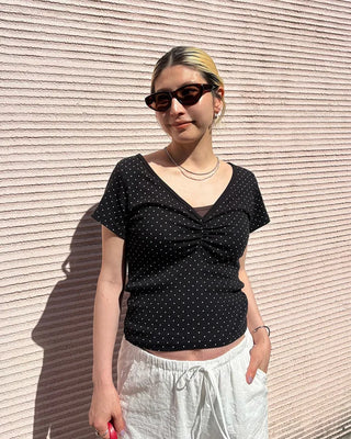 Pindot V-neck bust gathered T-shirt