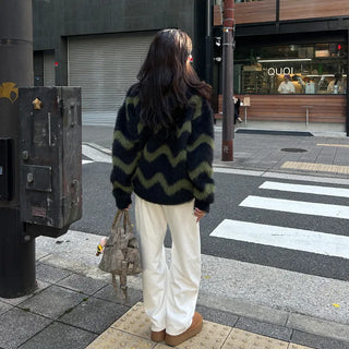 White slit denim pants