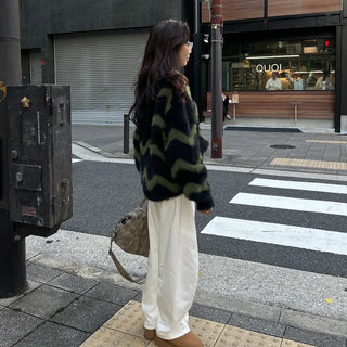 White slit denim pants