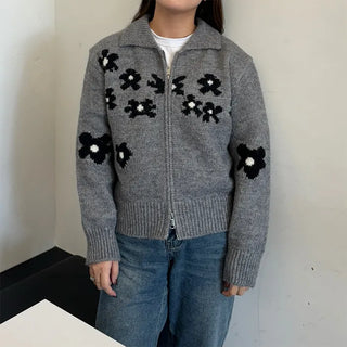 Flower-point color knit zip-up