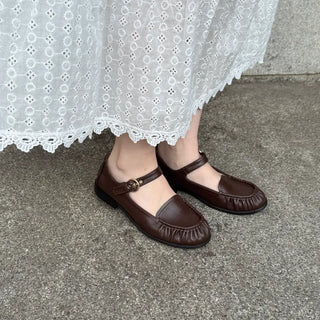 Shirring strap loafers