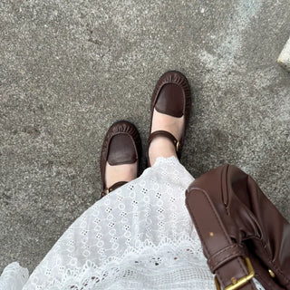 Shirring strap loafers