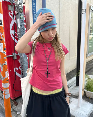 Short-sleeved semi-cropped color T-shirt