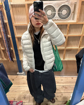 V-neck raglan shoulder wide rib sweater
