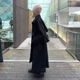 Back-tucked long coat