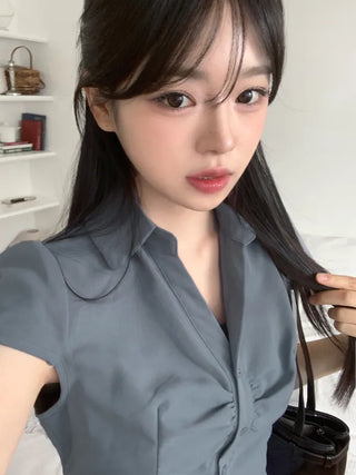 Shirred short-sleeved shirt