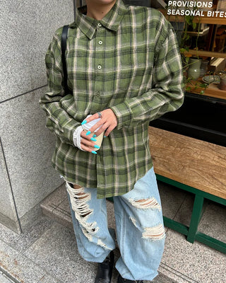 Patch pocket collar check shirt