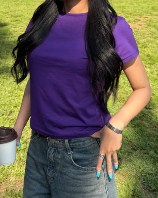 Semi-cropped short-sleeve T-shirt