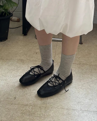 Lace-up flat shoes