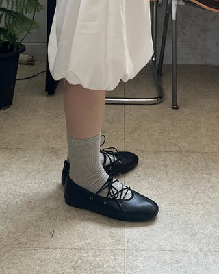 Lace-up flat shoes