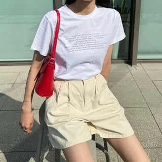 Small lettering short-sleeved T-shirt