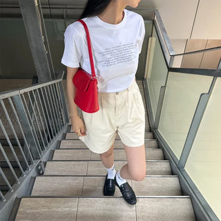 Small lettering short-sleeved T-shirt
